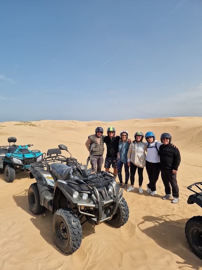 Quad en forêt avec dromadaires